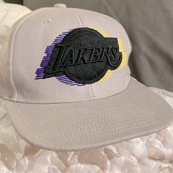 L.A. Lakers SnapBack Cap/Hat - MITCHELL & NESS - Picture 1 of 9